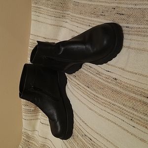 Naot Leather Boots, Black, size 6.5, side zip
